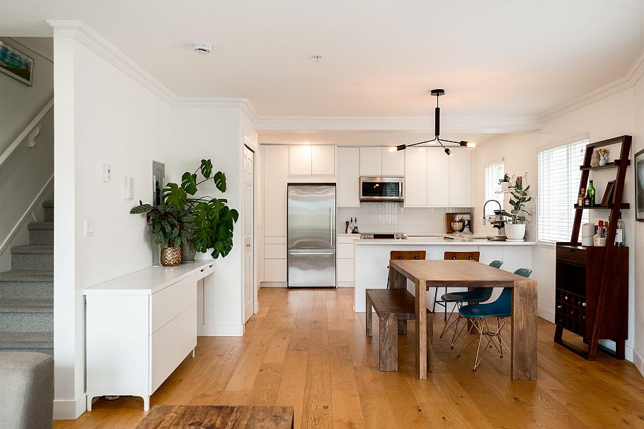 2042 Triumph Street Vancouver, BC - 1