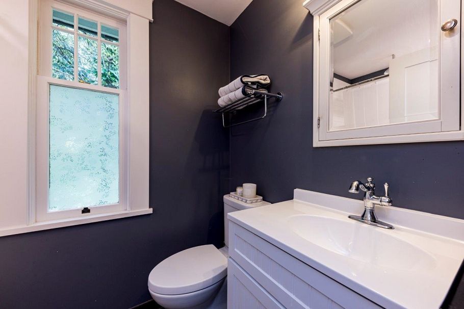 461 E St. James Road North Vancouver, BC - 19