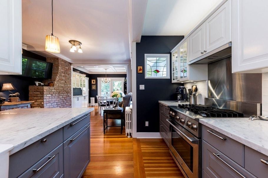 461 E St. James Road North Vancouver, BC - 9