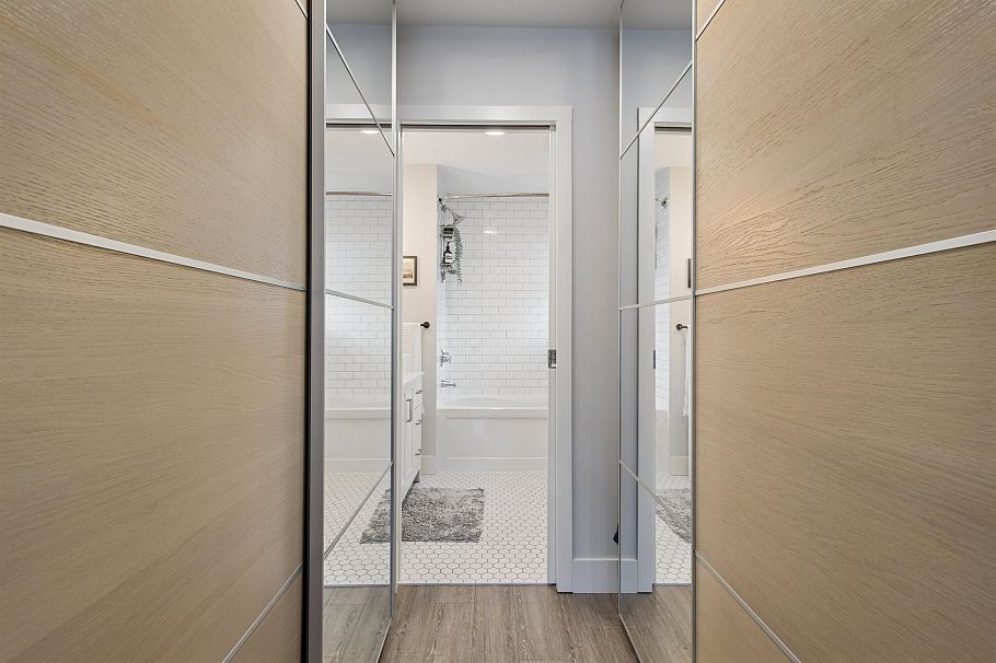 3 270 E 3rd Street North Vancouver, BC - 8