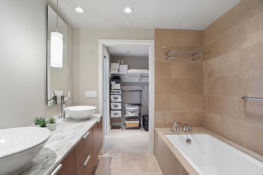 3305 1111 Alberni Street Vancouver, BC - 26