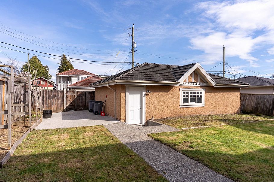 8038 Selkirk Street Vancouver, BC - 28