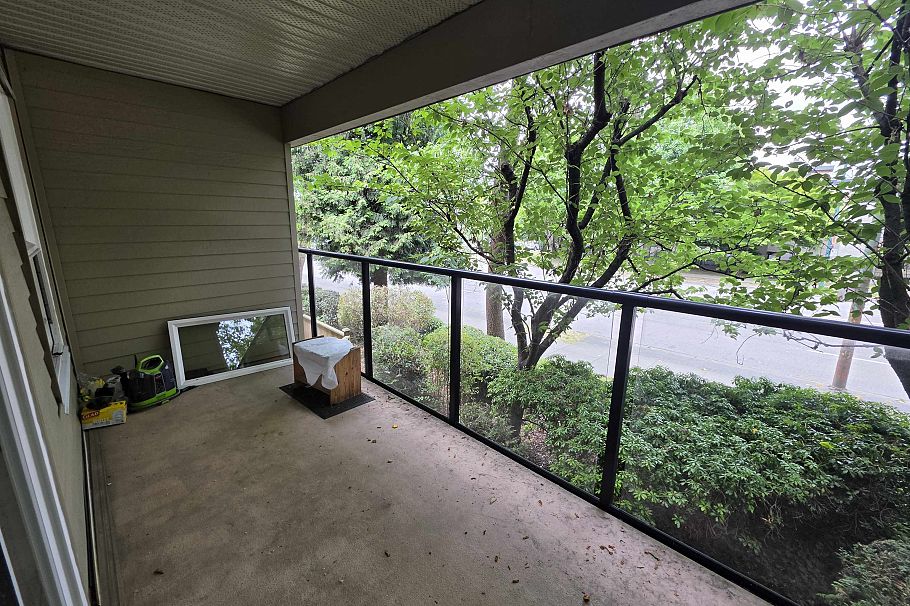 211 1440 E Broadway Vancouver, BC - 14
