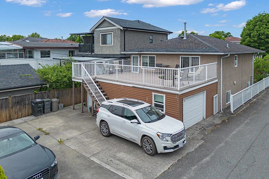 1972 E 51st Avenue Vancouver, BC - 25