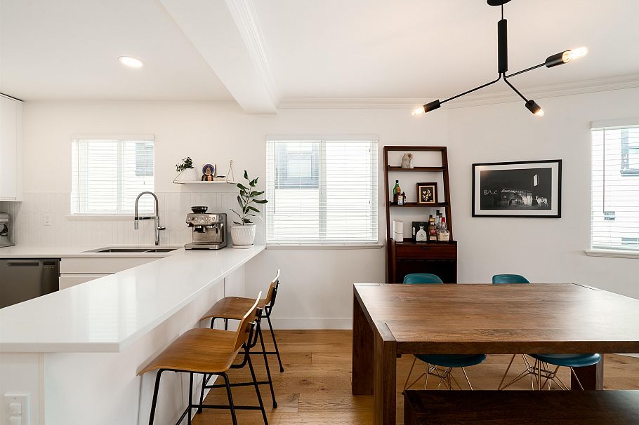 2042 Triumph Street Vancouver, BC - 17