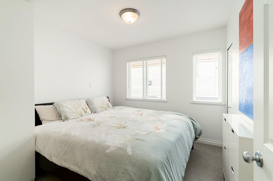2042 Triumph Street Vancouver, BC - 30