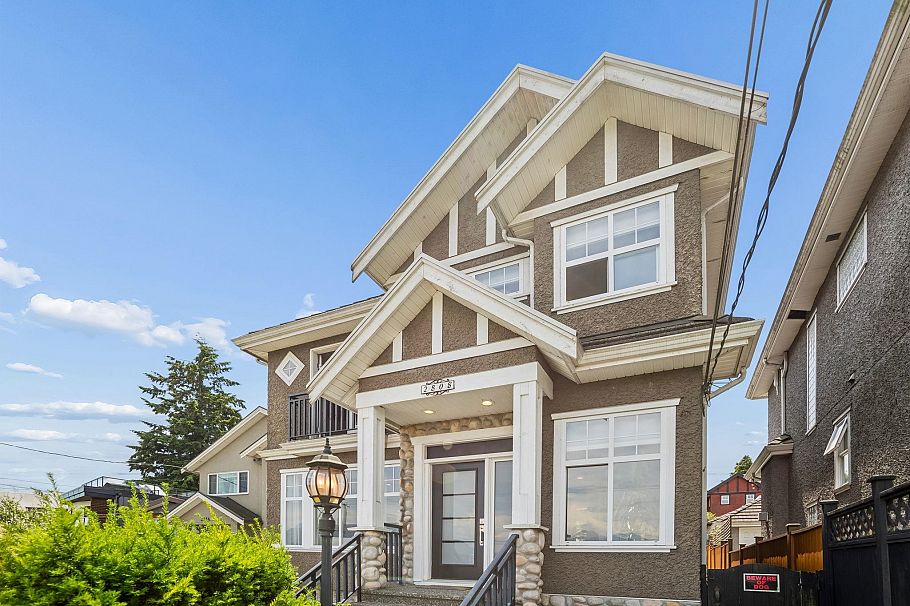 2808 Wall Street Vancouver, BC - 2