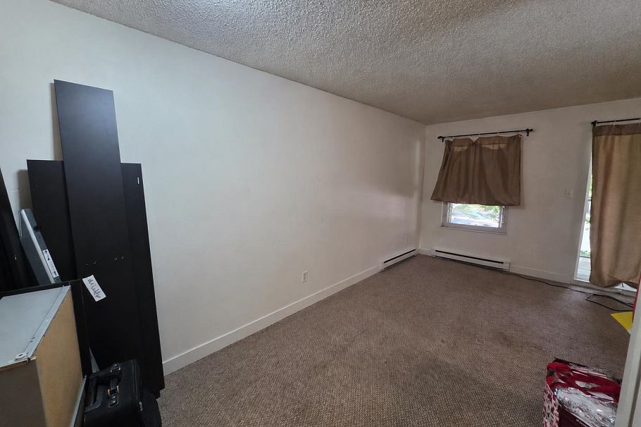 211 1440 E Broadway Vancouver, BC - 9