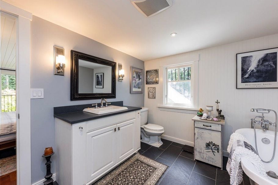 461 E St. James Road North Vancouver, BC - 22