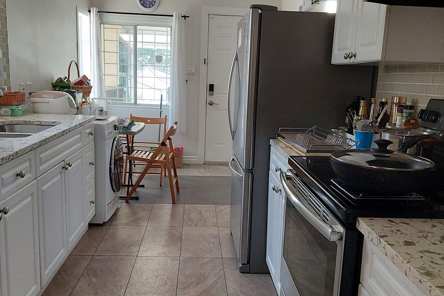3638 E Pender Street Vancouver, BC - 1