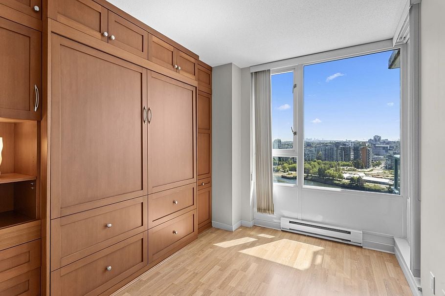 2505 1033 Marinaside Crescent Vancouver, BC - 16