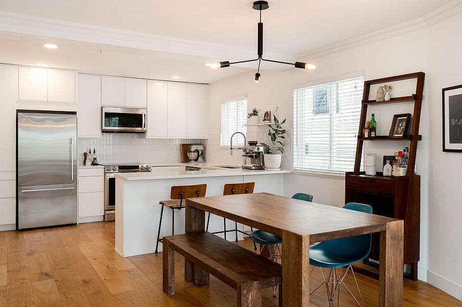 2042 Triumph Street Vancouver, BC - 18