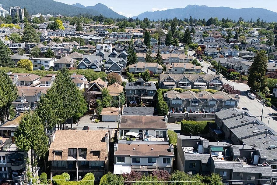3 270 E 3rd Street North Vancouver, BC - 26