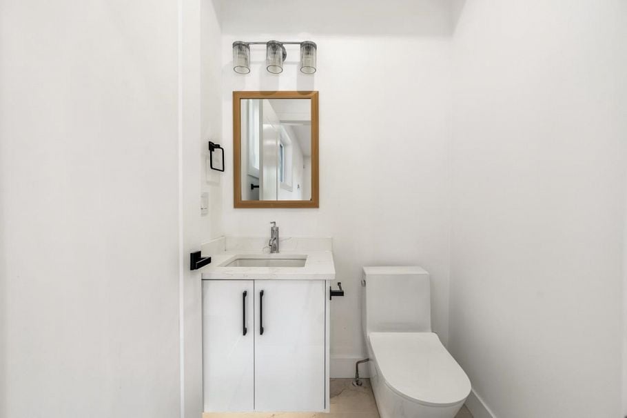 1 950 W 17th Avenue Vancouver, BC - 34