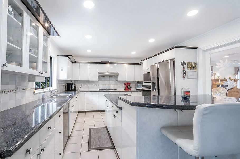 1224 E 14th Street North Vancouver, BC - 6