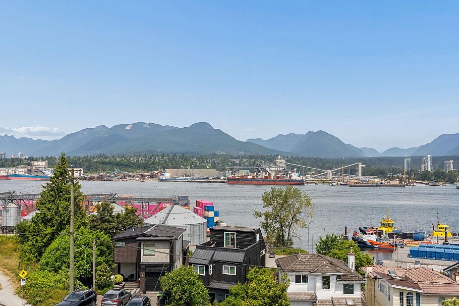 2808 Wall Street Vancouver, BC - 28
