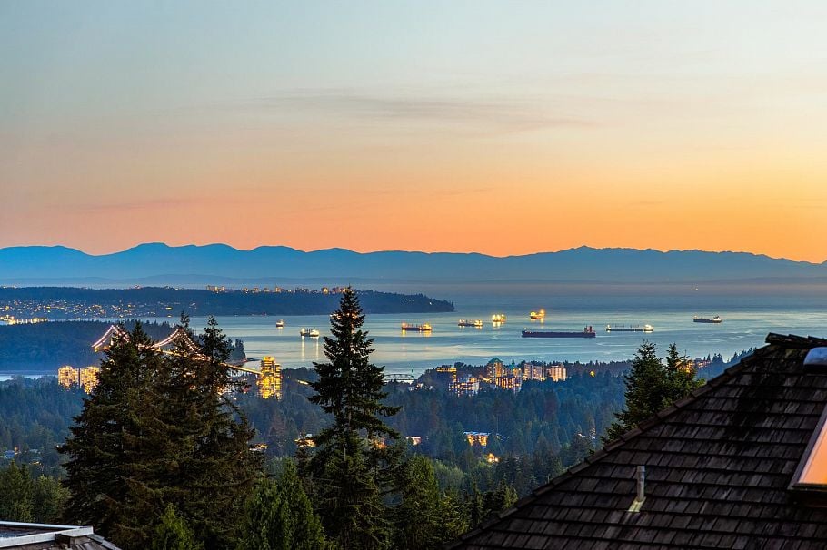 4350 Starlight Way North Vancouver, BC - 2