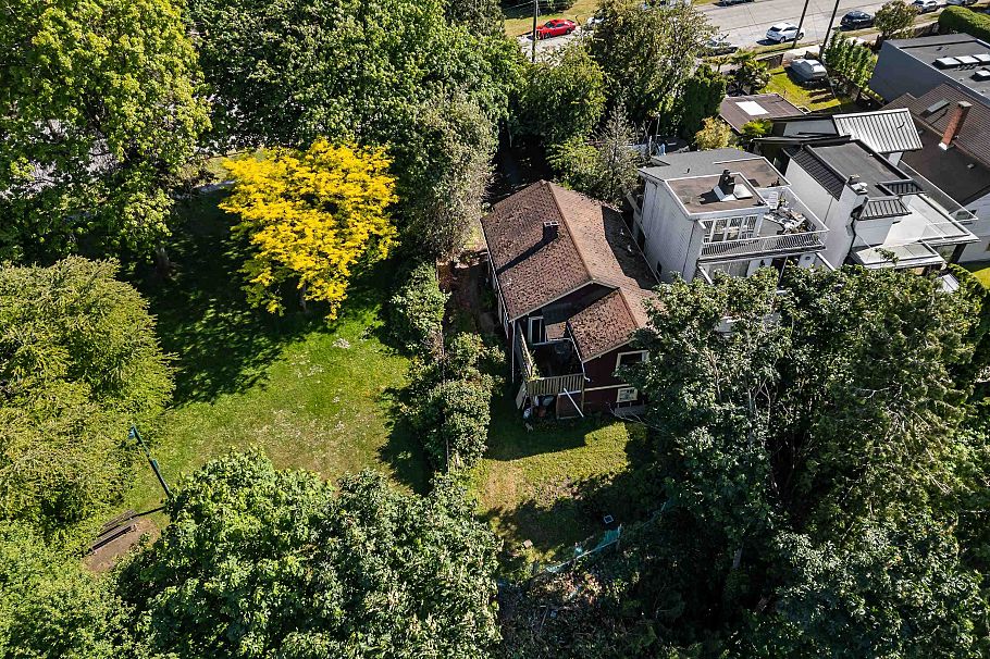 2497 Wall Street Vancouver, BC - 3