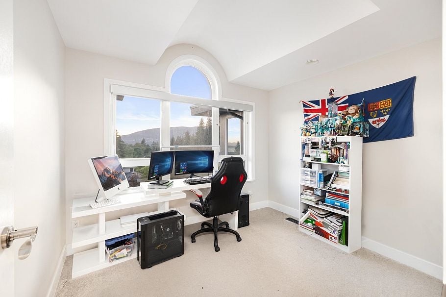 4350 Starlight Way North Vancouver, BC - 34