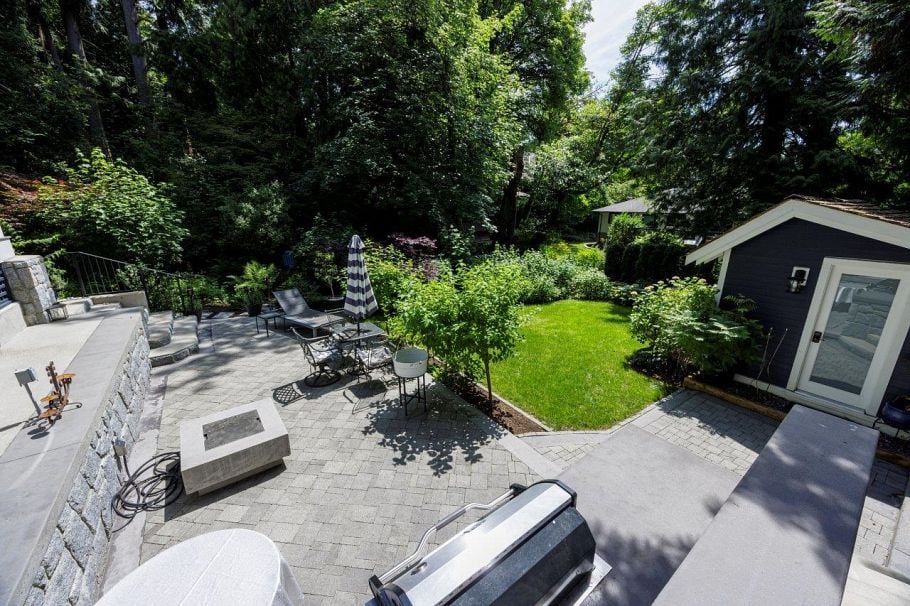 461 E St. James Road North Vancouver, BC - 32