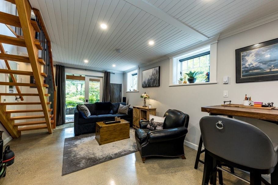461 E St. James Road North Vancouver, BC - 26