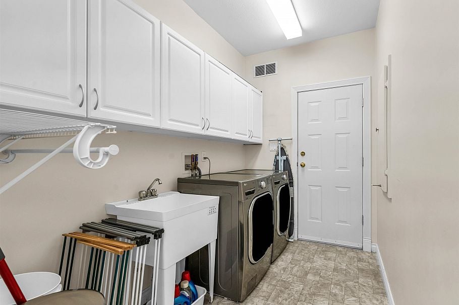 3538 Bluebonnet Road North Vancouver, BC - 37