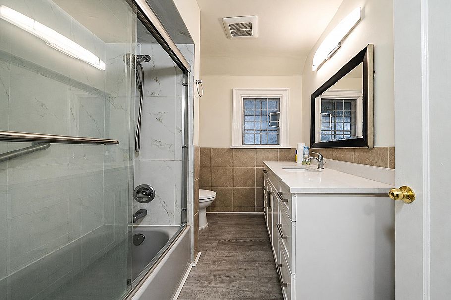 1225 W 26th Avenue Vancouver, BC - 16