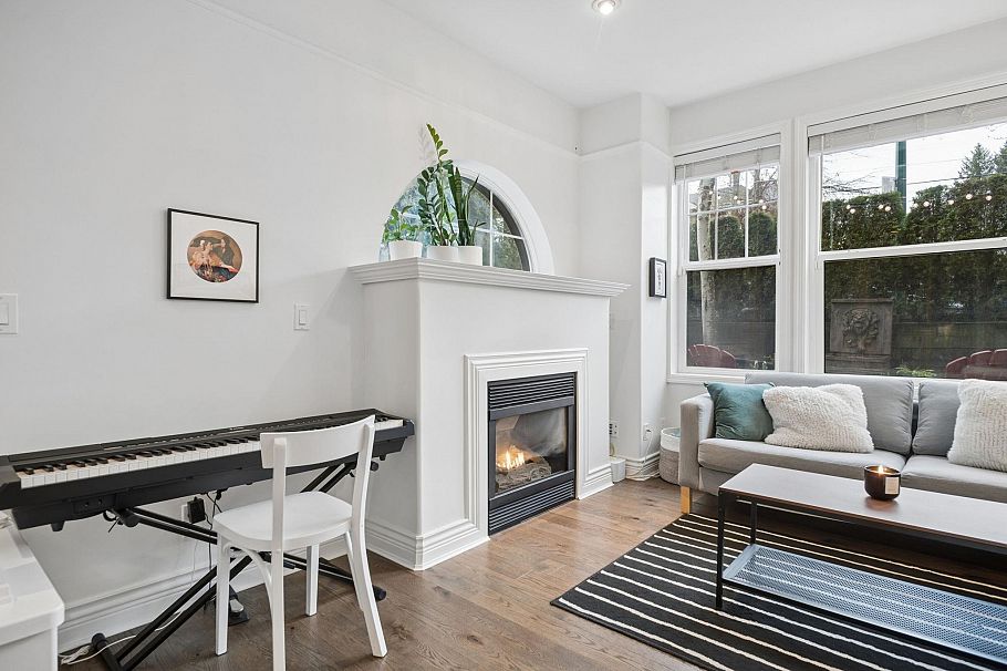 978 W 16th Avenue Vancouver, BC - 9