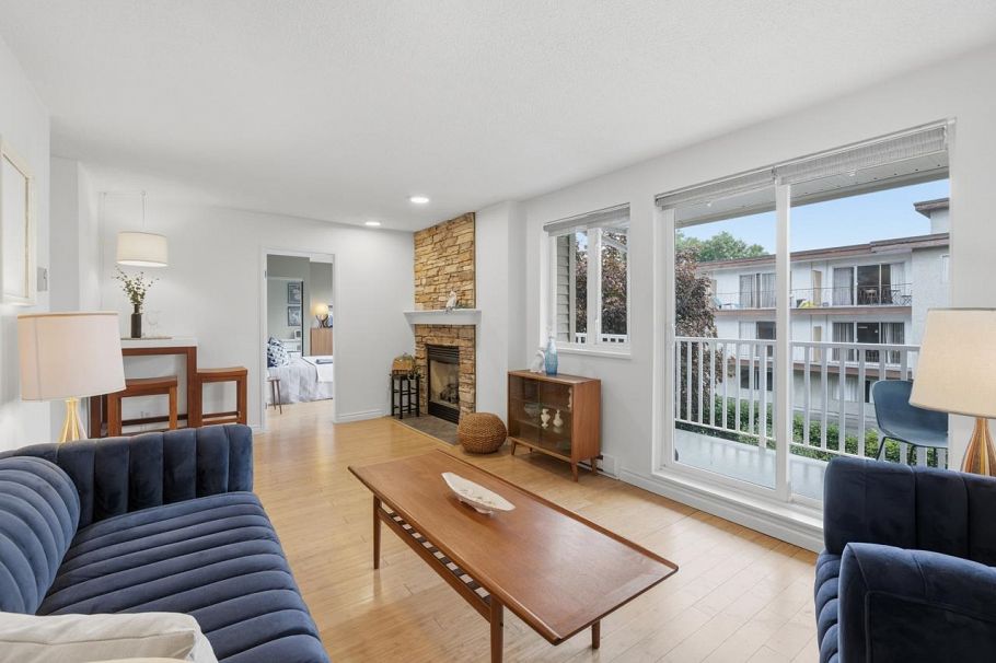 12 1949 W 8th Avenue Vancouver, BC - 2