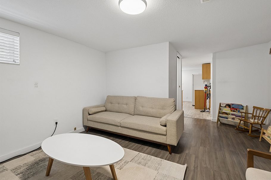2966 W 33rd Avenue Vancouver, BC - 21