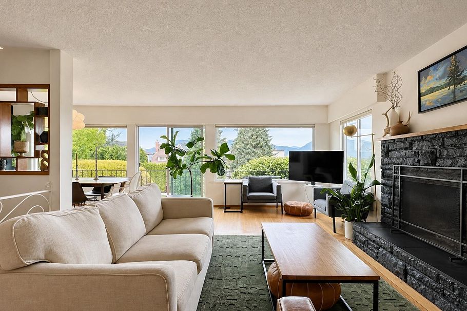3578 W 15th Avenue Vancouver, BC - 5