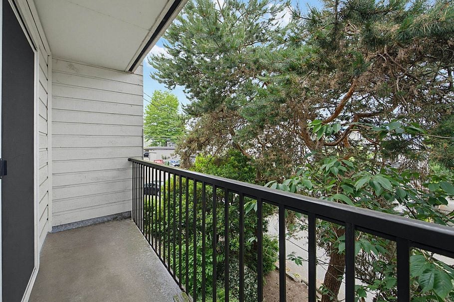 301 2125 W 2nd Avenue Vancouver, BC - 20