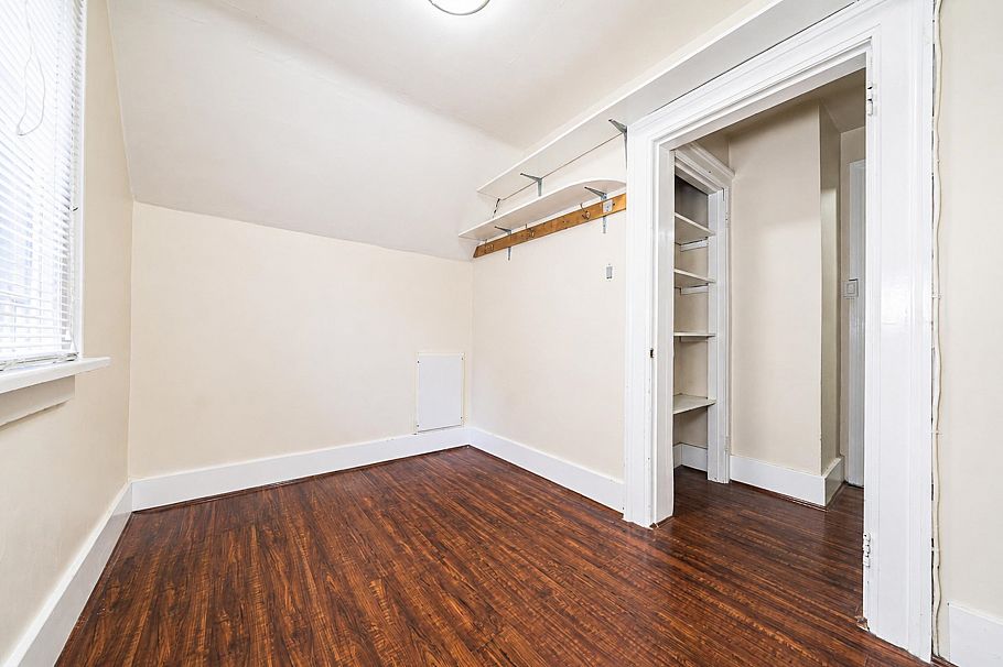 1225 W 26th Avenue Vancouver, BC - 29