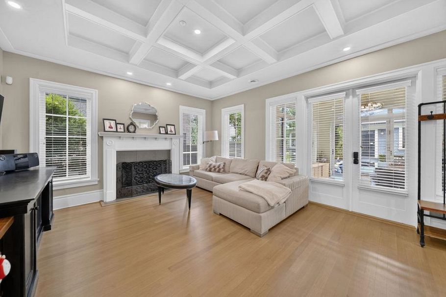 2599 W 36th Avenue Vancouver, BC - 21