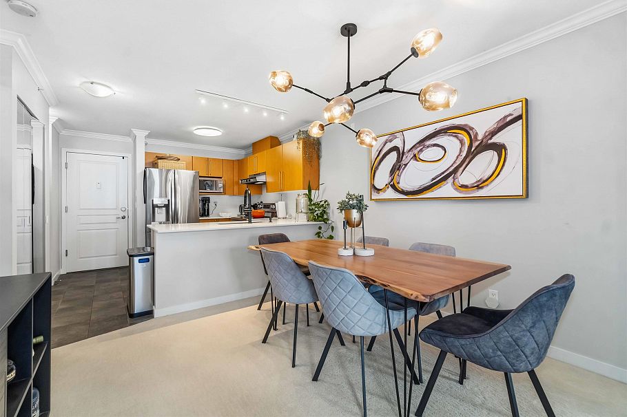 406 1150 E 29th Street North Vancouver, BC - 4