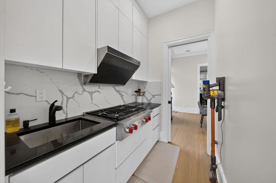 2599 W 36th Avenue Vancouver, BC - 16