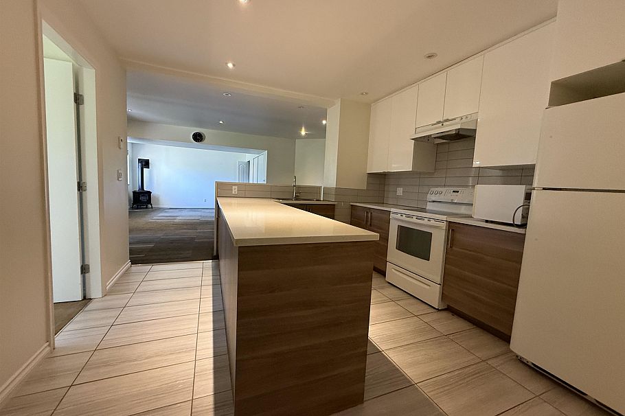 3938 Braemar Place North Vancouver, BC - 24
