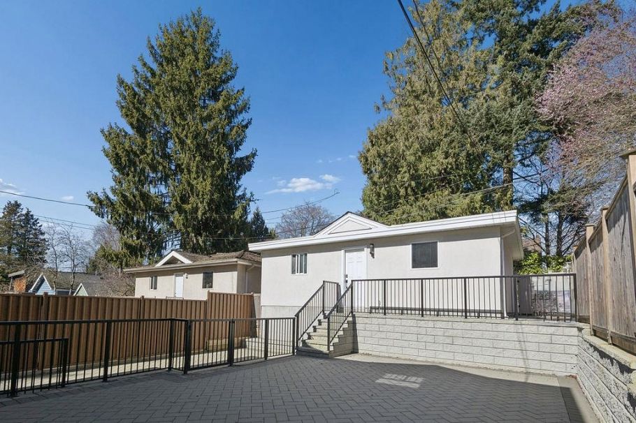 2709 W 37th Avenue Vancouver, BC - 26