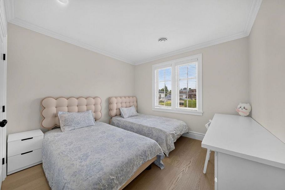 2599 W 36th Avenue Vancouver, BC - 29