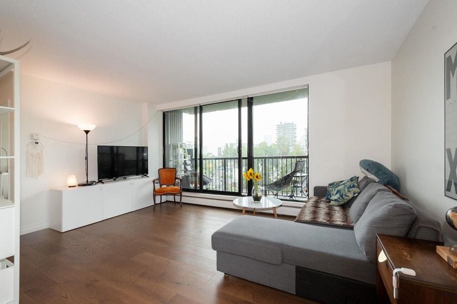 1104 1330 Harwood Street Vancouver, BC - 2