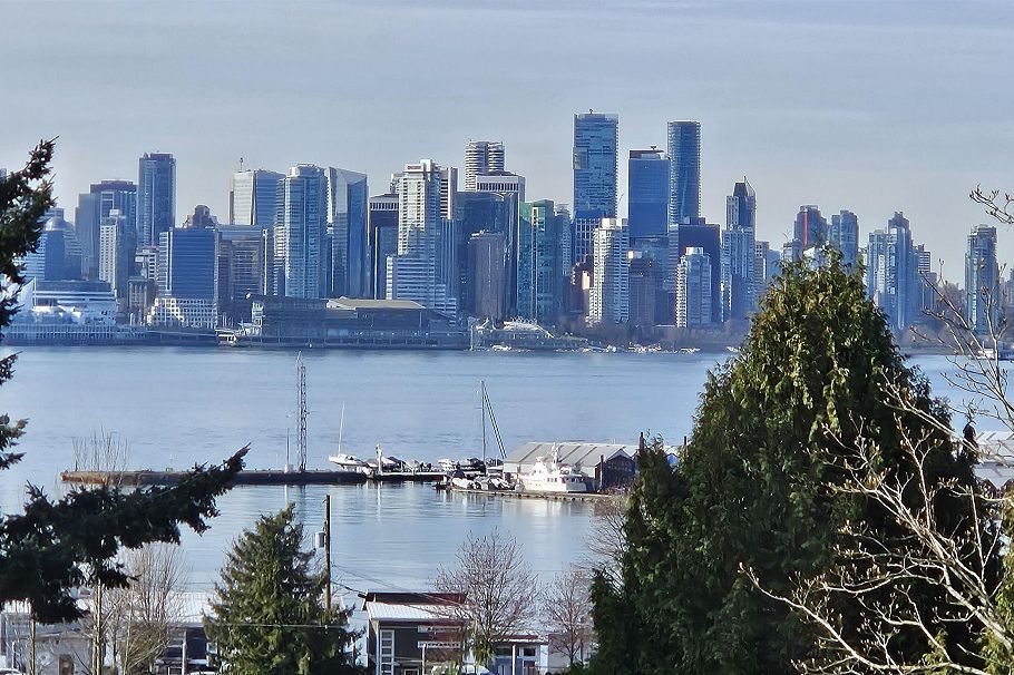 311 212 Forbes Avenue North Vancouver, BC - 1