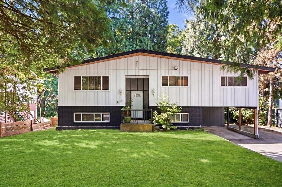 1707 Dempsey Road North Vancouver, BC - 1