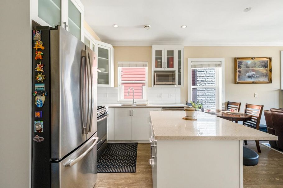 201 4577 Slocan Street Vancouver, BC - 9