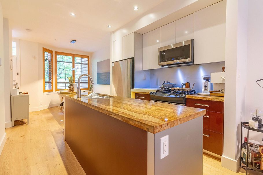 822 W 6th Avenue Vancouver, BC - 9