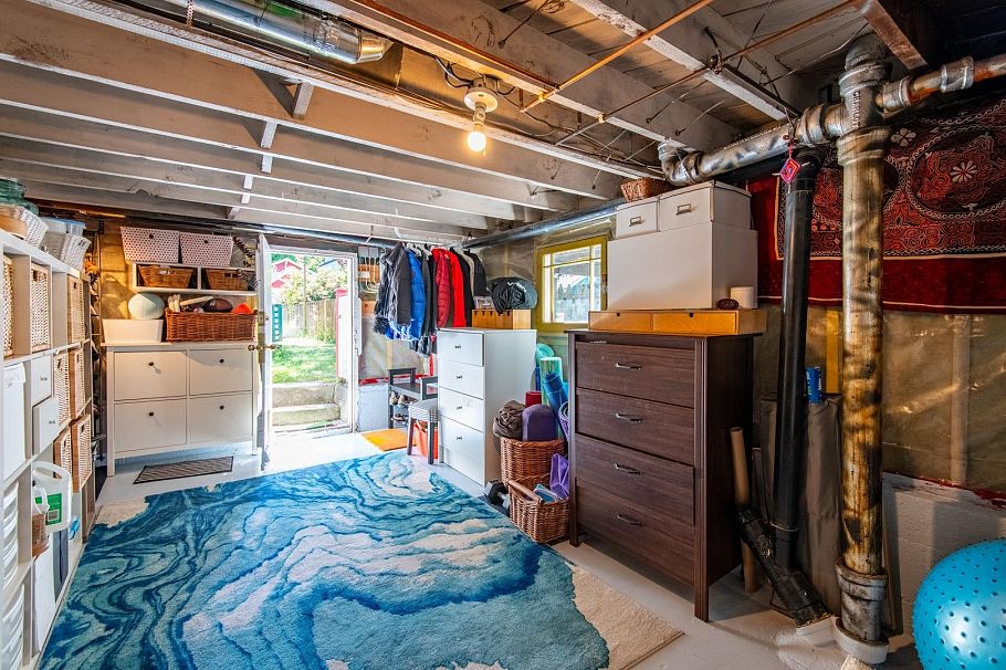 3346 W 11th Avenue Vancouver, BC - 24