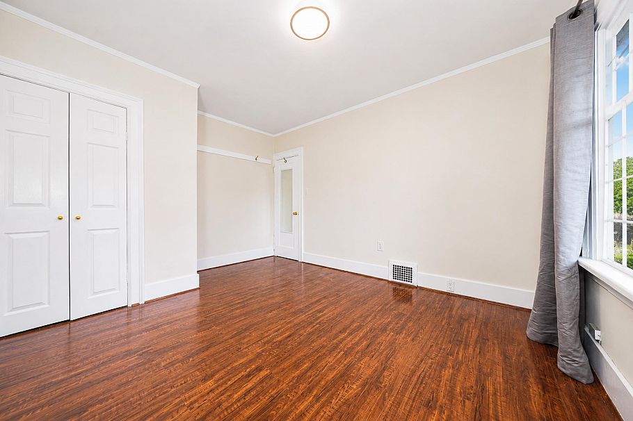 1225 W 26th Avenue Vancouver, BC - 21