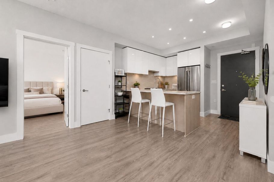 309 3588 Sawmill Crescent Vancouver, BC - 3