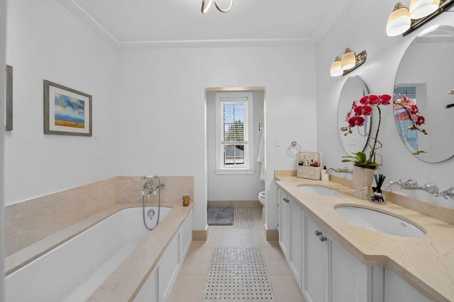 2599 W 36th Avenue Vancouver, BC - 24