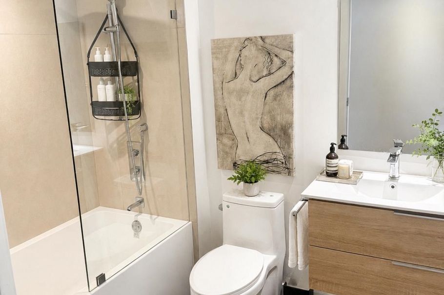 702 1325 Rolston Street Vancouver, BC - 9