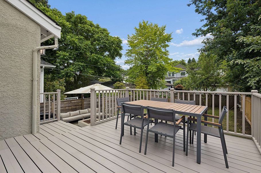 2966 W 33rd Avenue Vancouver, BC - 35